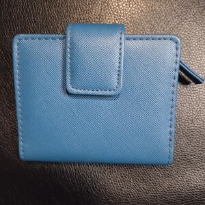 Women's Compact Blue Wallet with Snap Closure